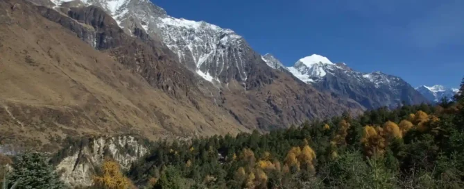 Manaslu circuit trek