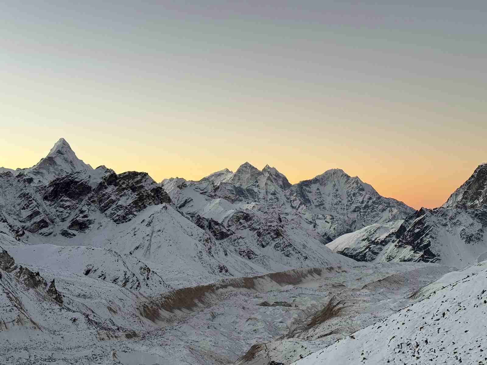 Mount everest rainbow valley